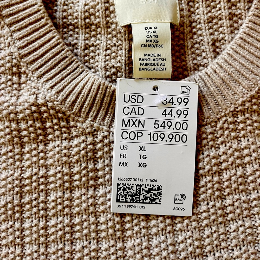 Women’s HM pullover sweater NWT